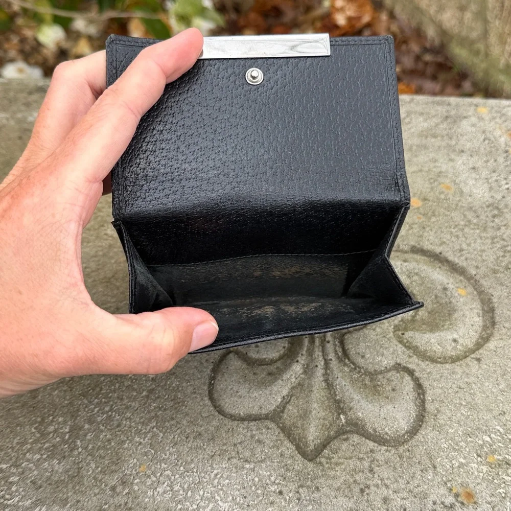 AUTHENTIC Gucci Black Textured Leather Wallet with Silver Bar - Picture 2 of 6